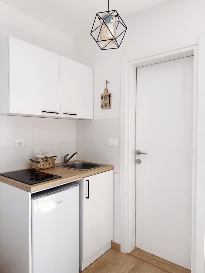 Danin Apartmani Bar Bagian luar foto