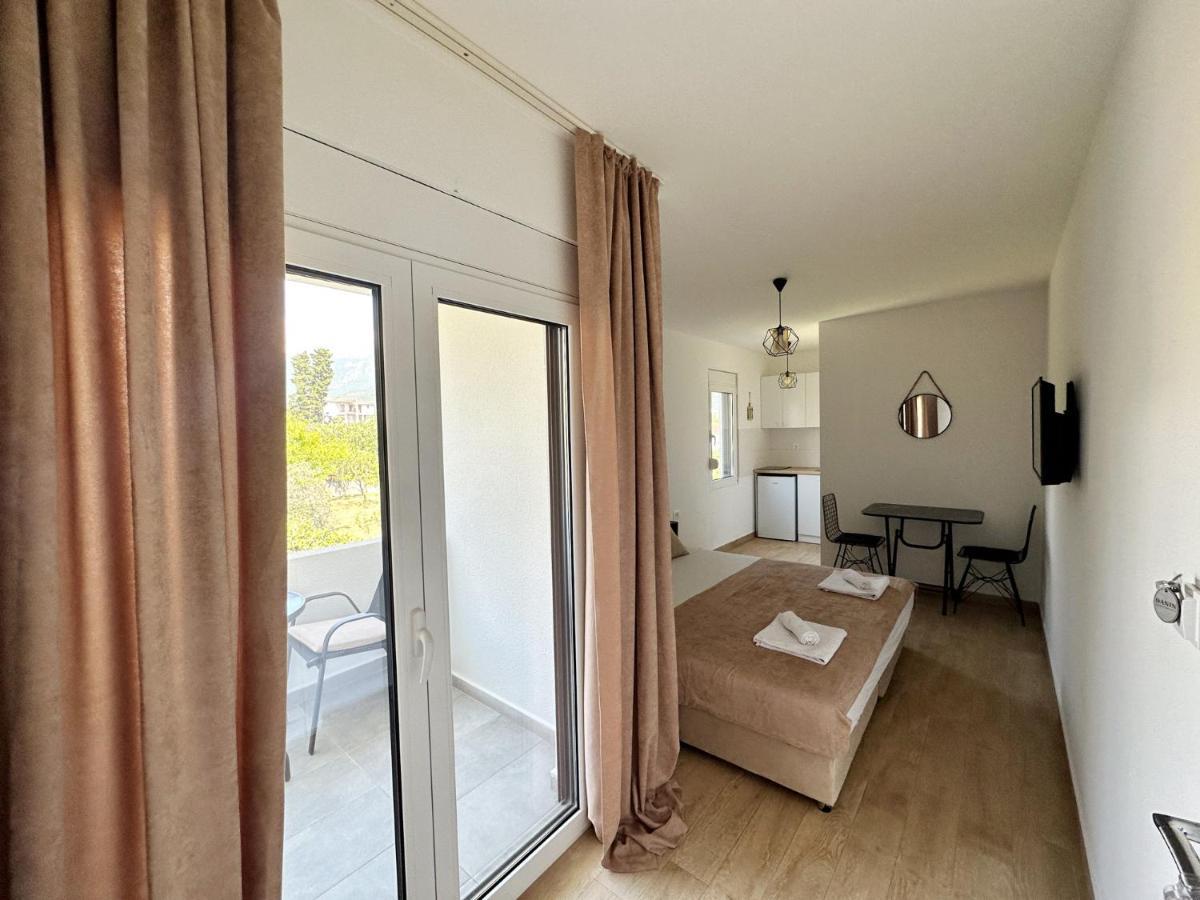 Danin Apartmani Bar Bagian luar foto