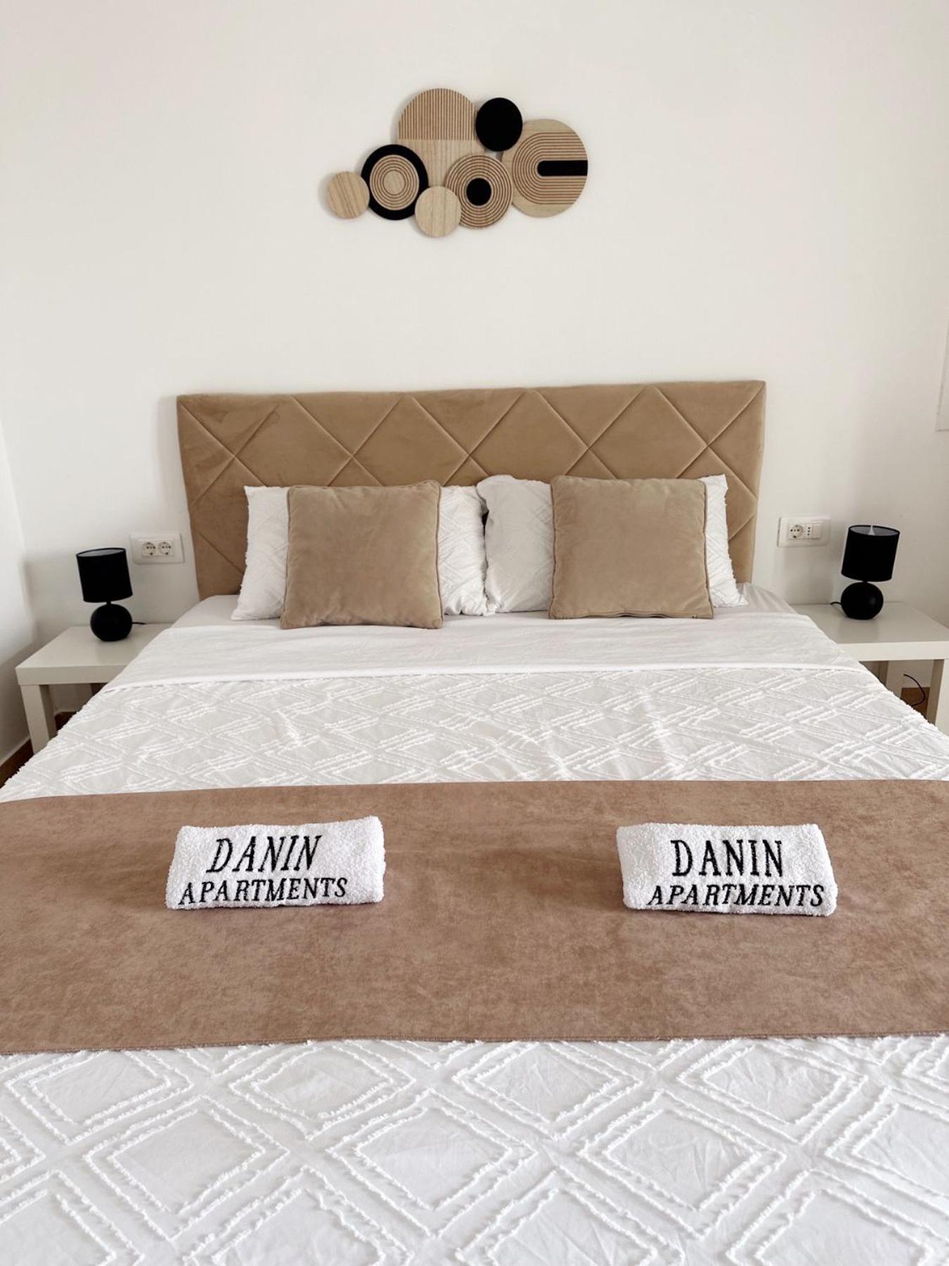 Danin Apartmani Bar Bagian luar foto