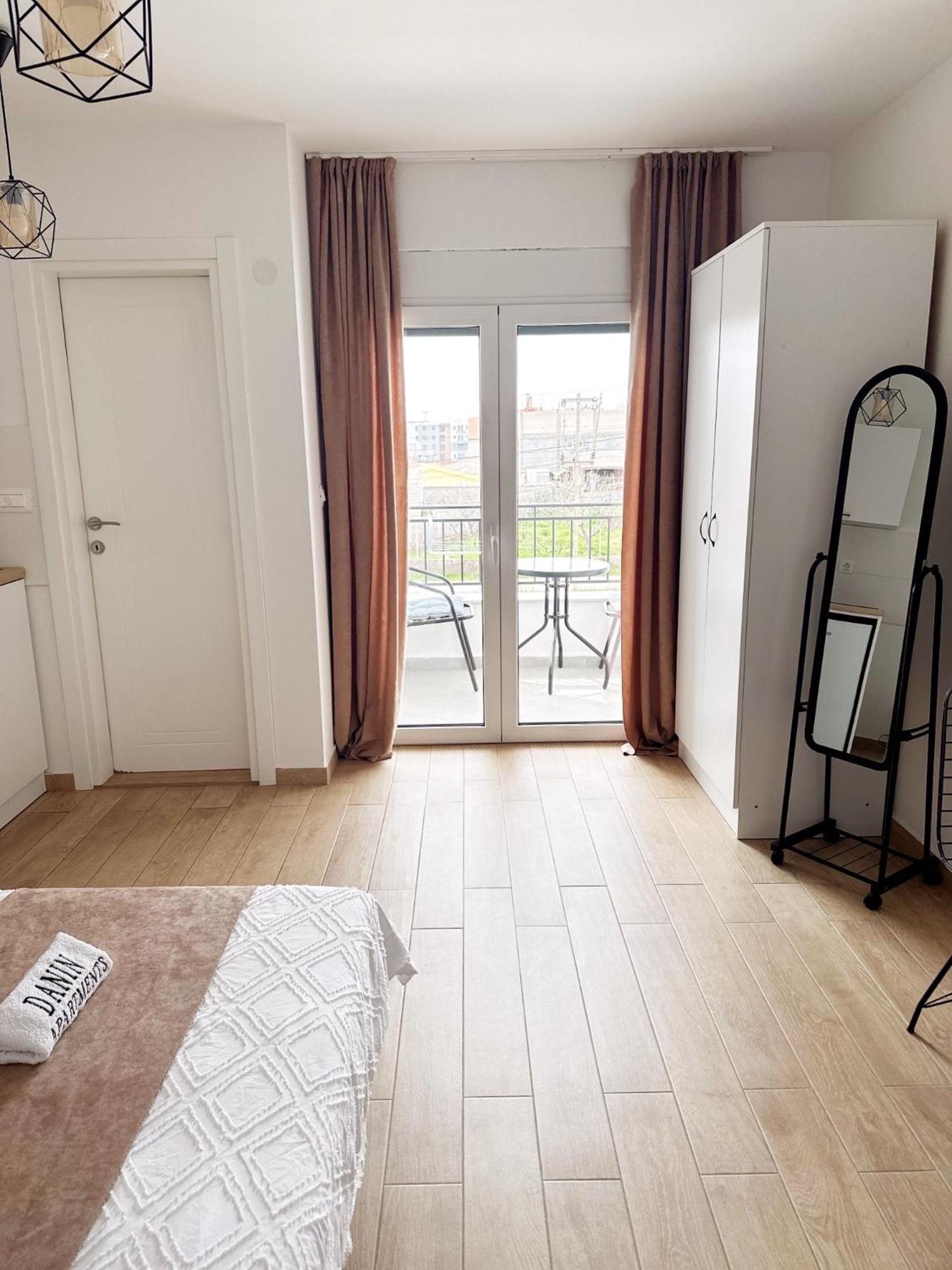 Danin Apartmani Bar Bagian luar foto
