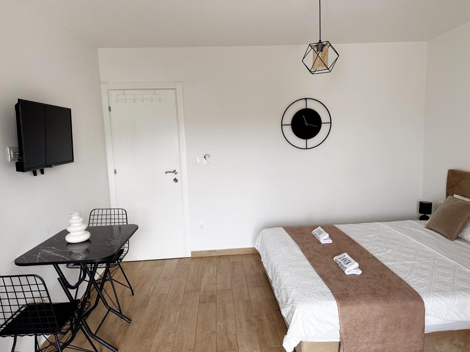 Danin Apartmani Bar Bagian luar foto