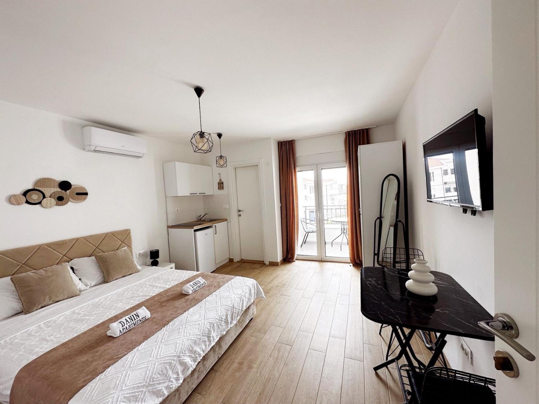 Danin Apartmani Bar Bagian luar foto