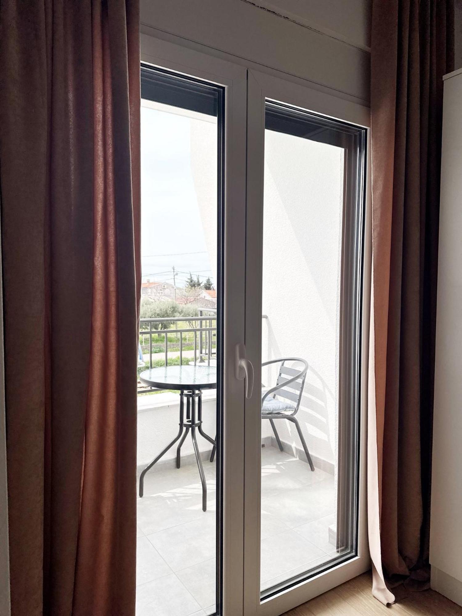 Danin Apartmani Bar Bagian luar foto