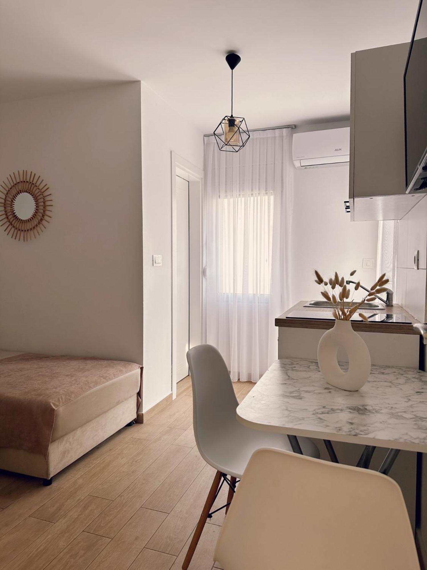 Danin Apartmani Bar Bagian luar foto